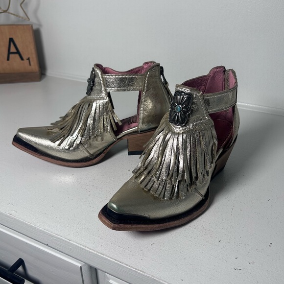 Junk Gypsy Shoes - Junk Gypsy by Lane Fringe Ankle Boots Women’s 6 Metallic Western Boho Leather